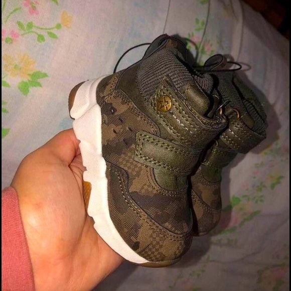 Baby boy shoes size 3/4 - Picture 1 of 4